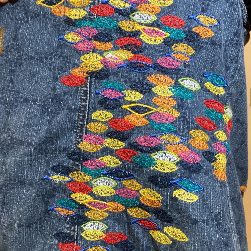 Embroidered Jean Patterned Vest - Picture 3 of 8